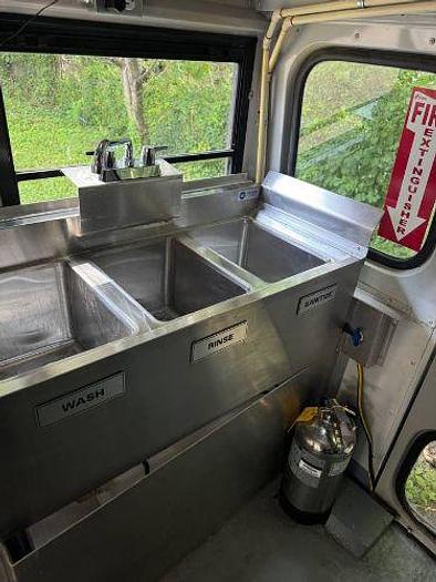 Used 2000 Chevrolet Express Food Truck