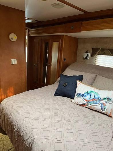 Used 2008 Gulf Stream Yellowstone Country Club Coach