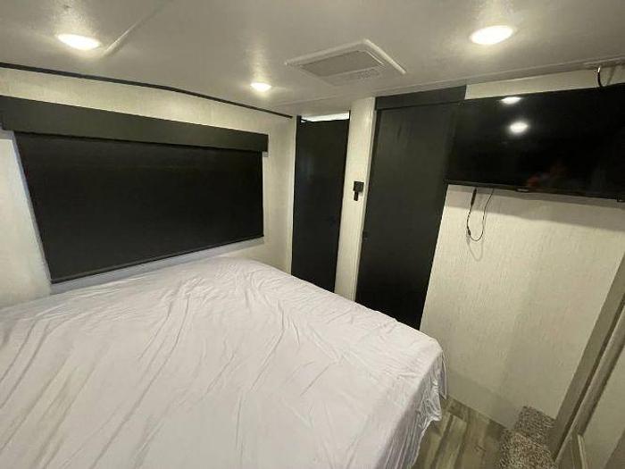 Used 2021 Heartland Road Warrior 291RW