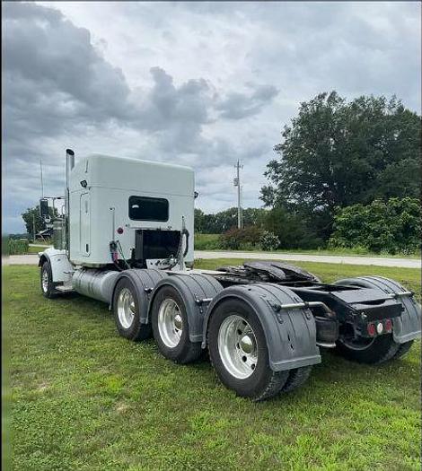 Used 2015 Peterbilt 367