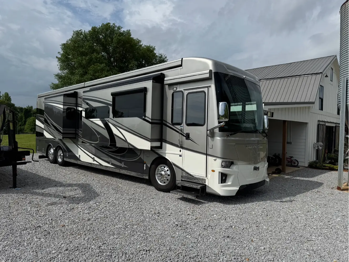 Used 2021 Newmar Dutch Star 4369