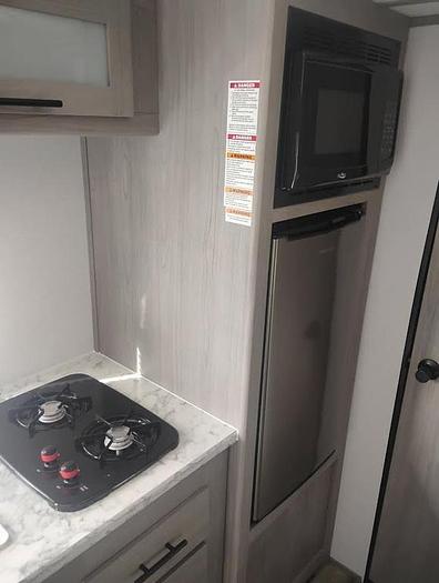 Used 2024 Coleman Lantern 17B Travel Trailer