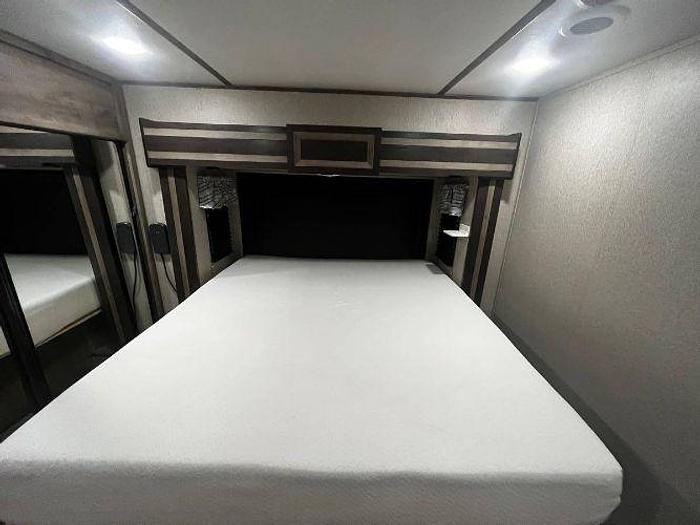 Used 2019 Keystone Sprinter 355IFWMLS