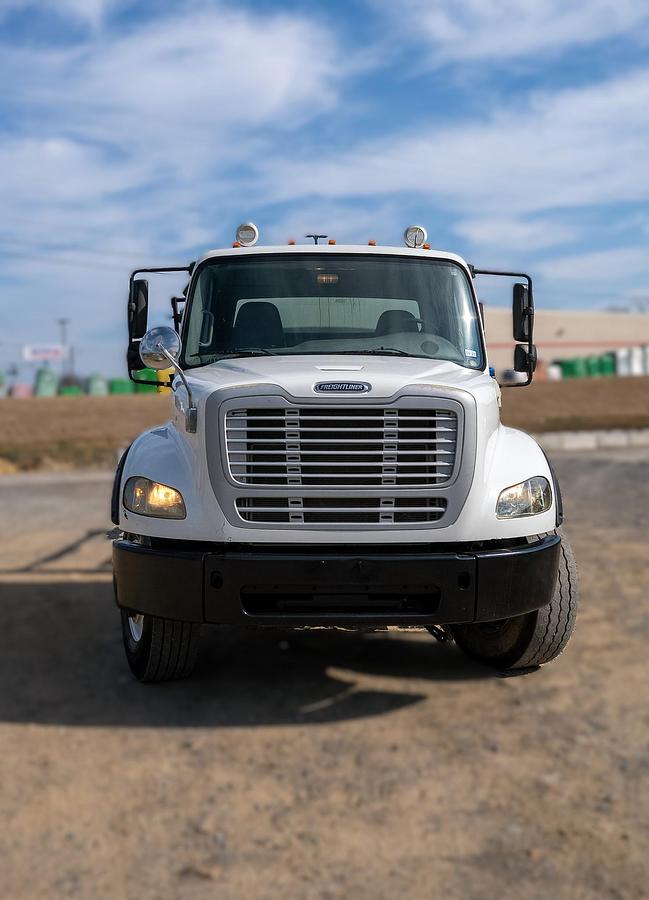 Used 2014 Freightliner Business Class M2 112