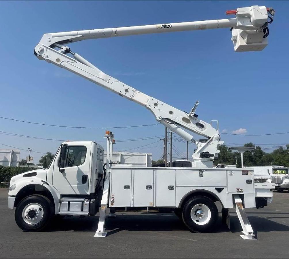 Used 2015 Freightliner M2 106 4x4 Boom