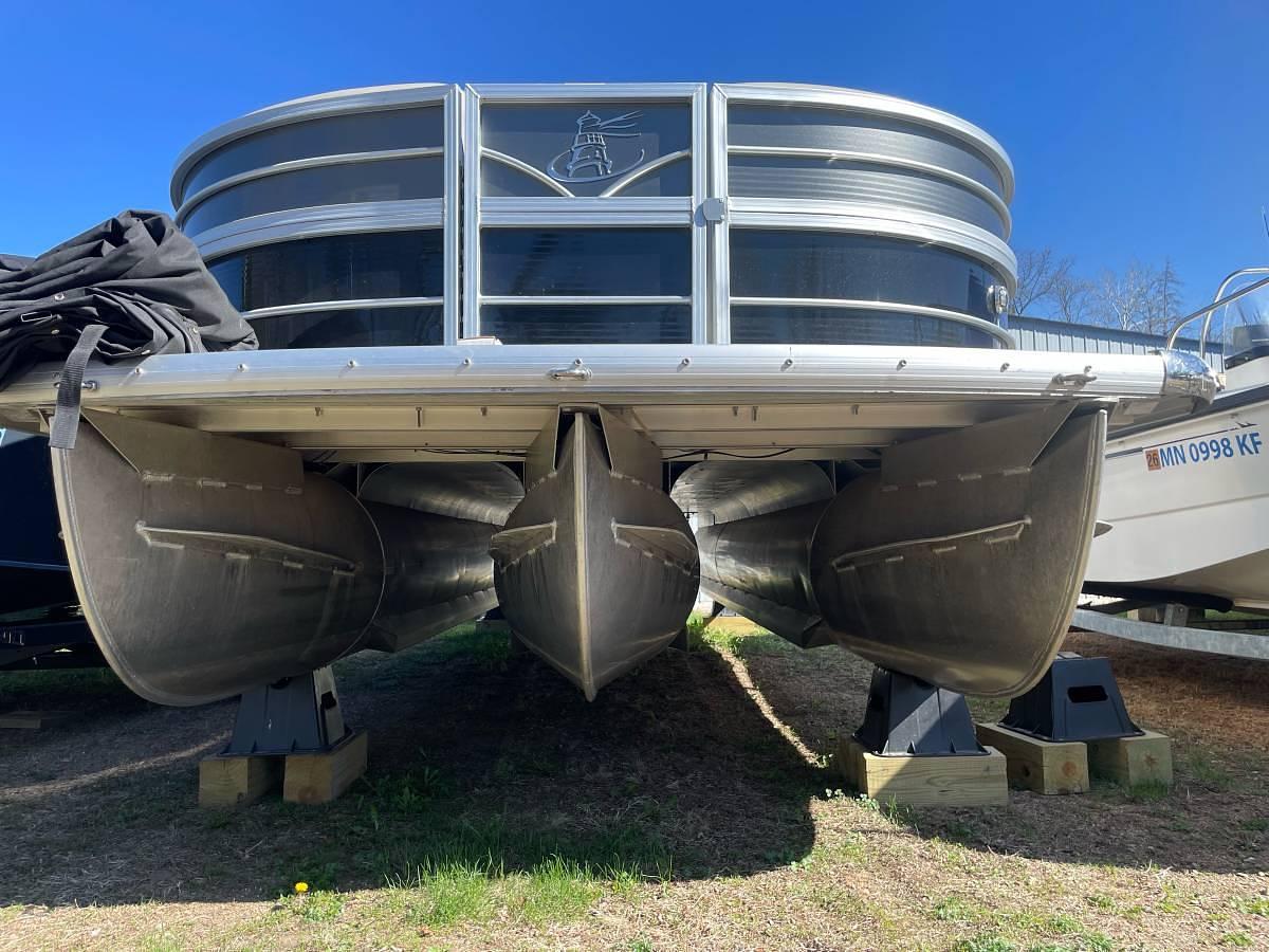 Used 2015 Misty Harbor 2385 Sportoon