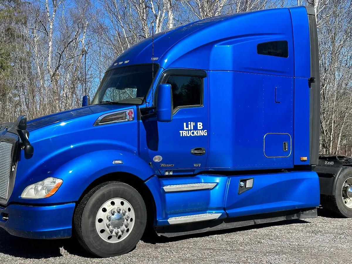 Used 2019 Kenworth T680 Sleeper Semi Truck