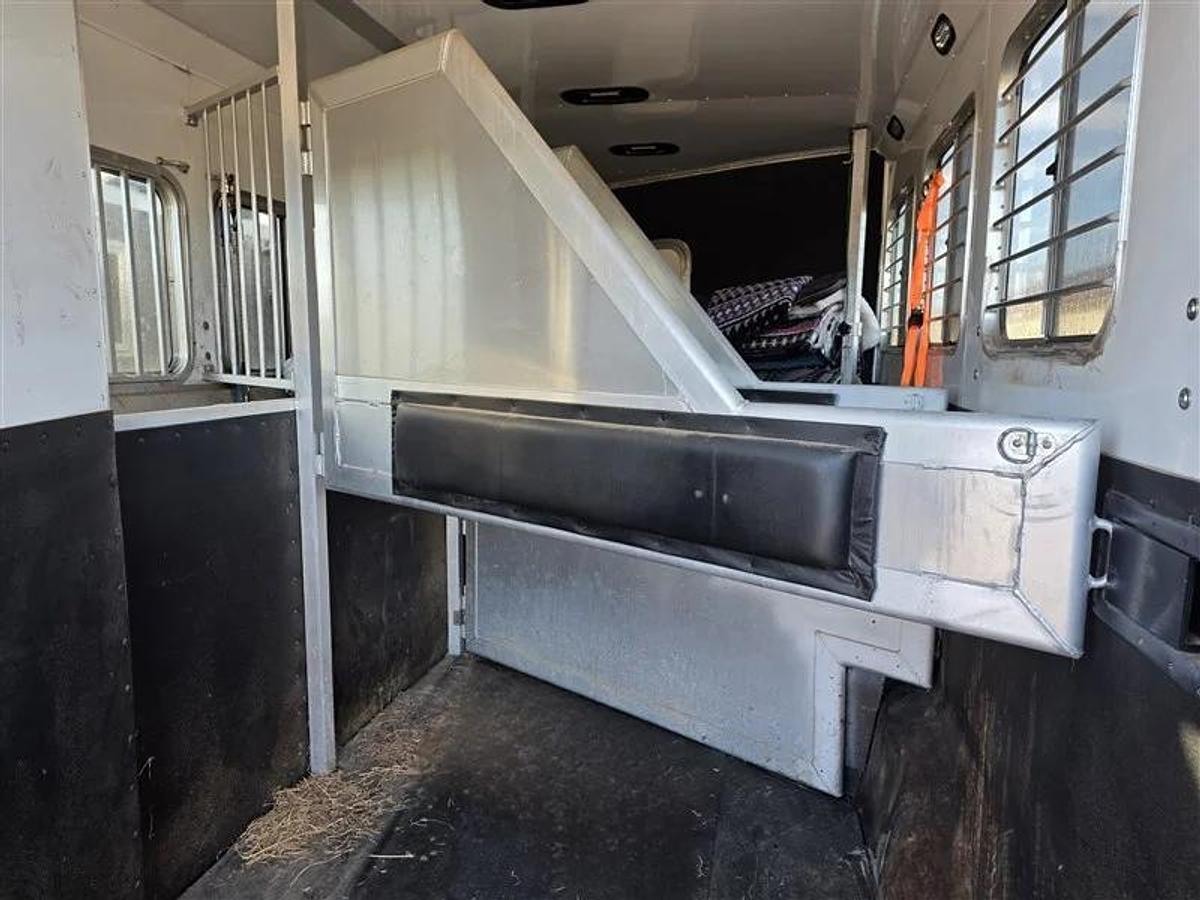 Used 2011 Lakota Bighorn 8416 4 Horse Trailer