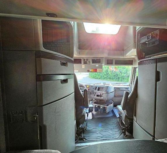 Used 2021 Volvo VNL64T860