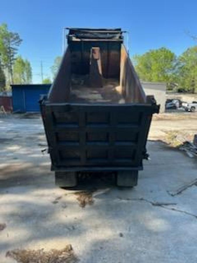 Used 2005 Kenworth T800 Dump Truck