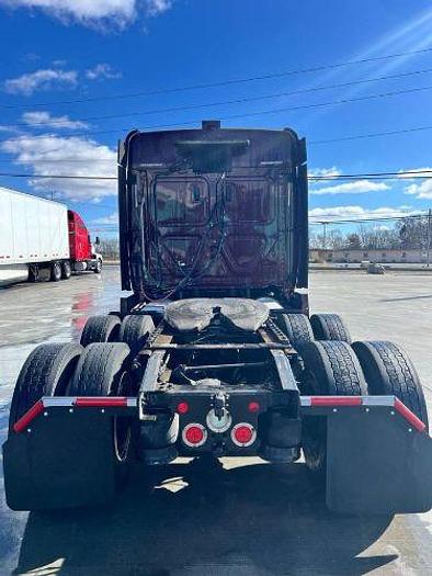 Used 2018 Freightliner Cascadia 125