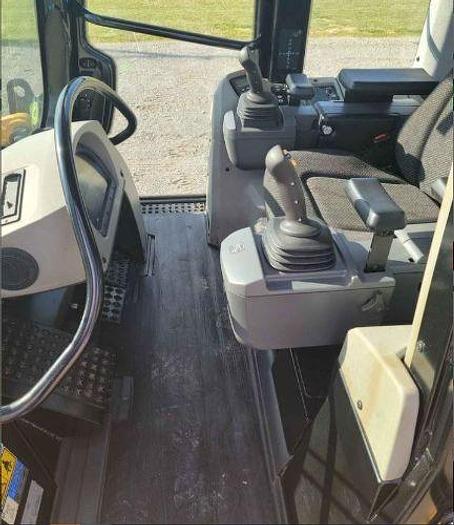 Used 2012 CATERPILLAR 953D