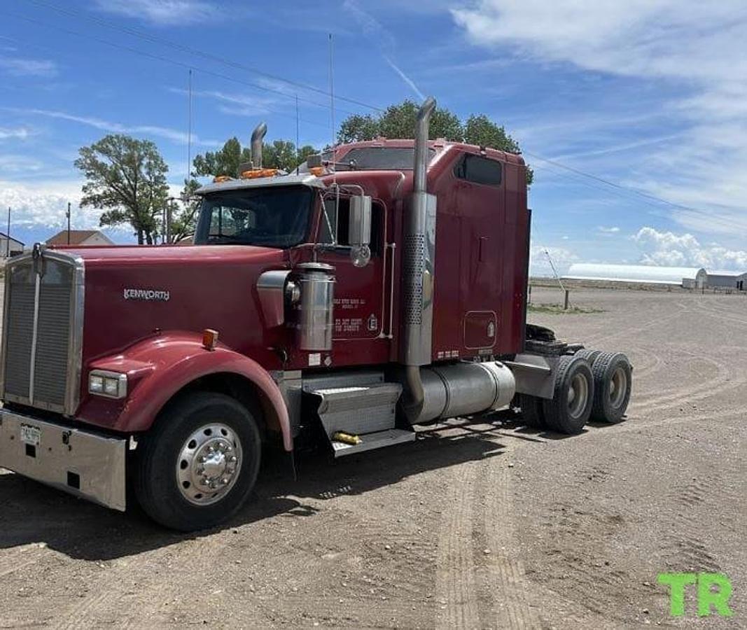 Used 2002 Kenworth W900