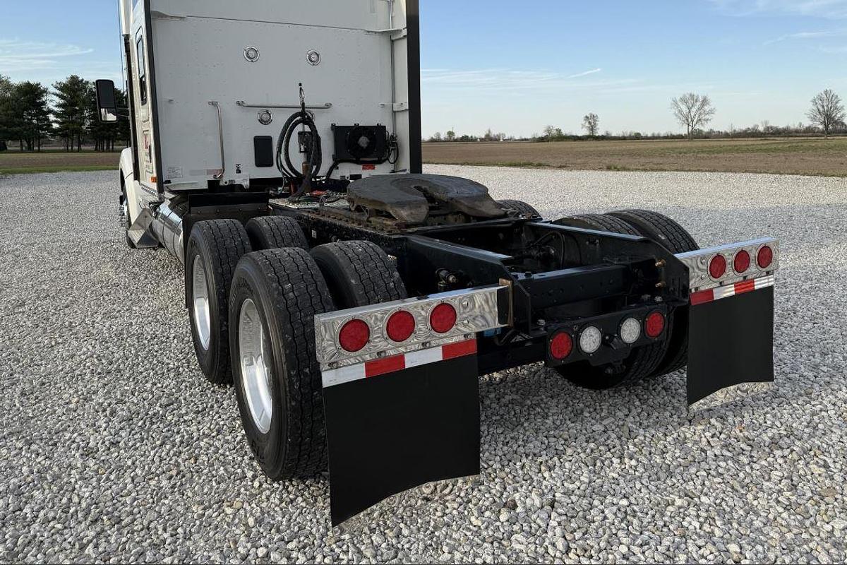 Used 2021 Kenworth W990