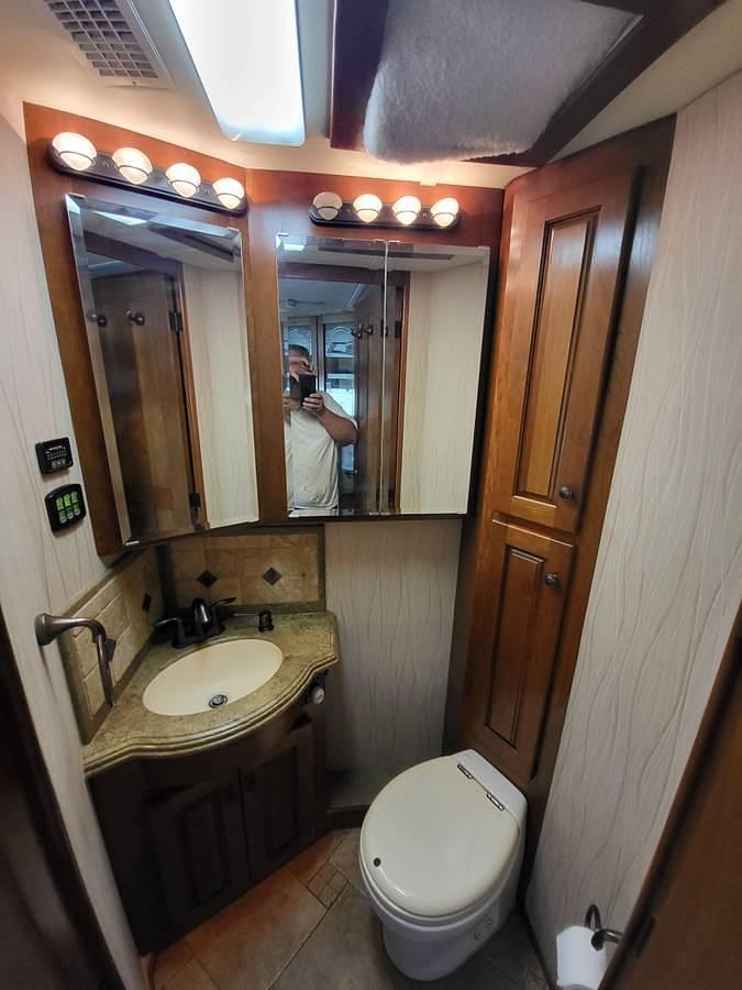 Used 2009 Monaco Dynasty Yorkshire IV