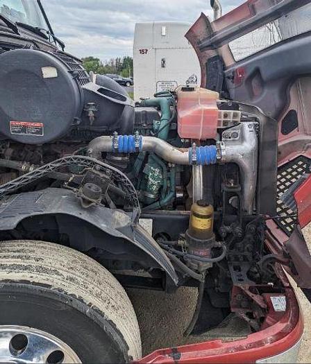 Used 2016 Volvo VNL42T730