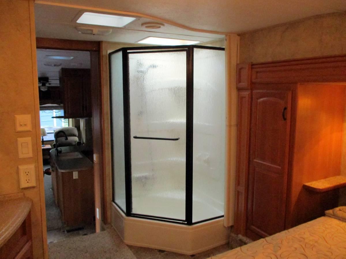 Used 2009 Keystone Montana 3400RL