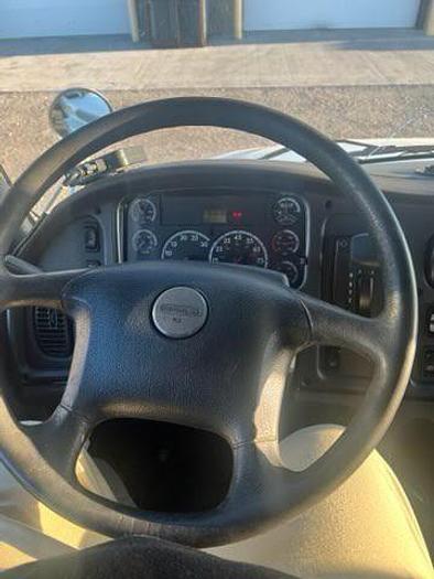 Used 2015 Freightliner M2 106