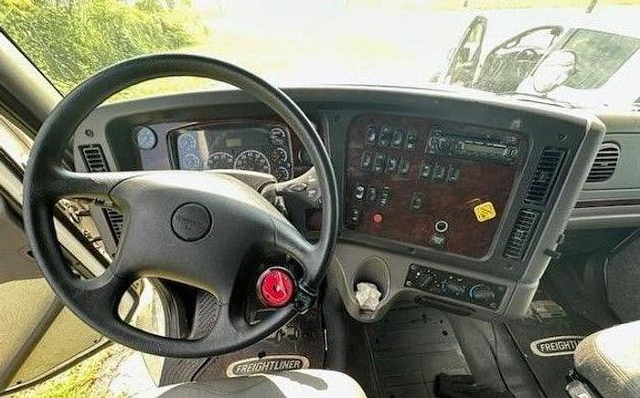 Used 2015 Freightliner Business Class M2 112