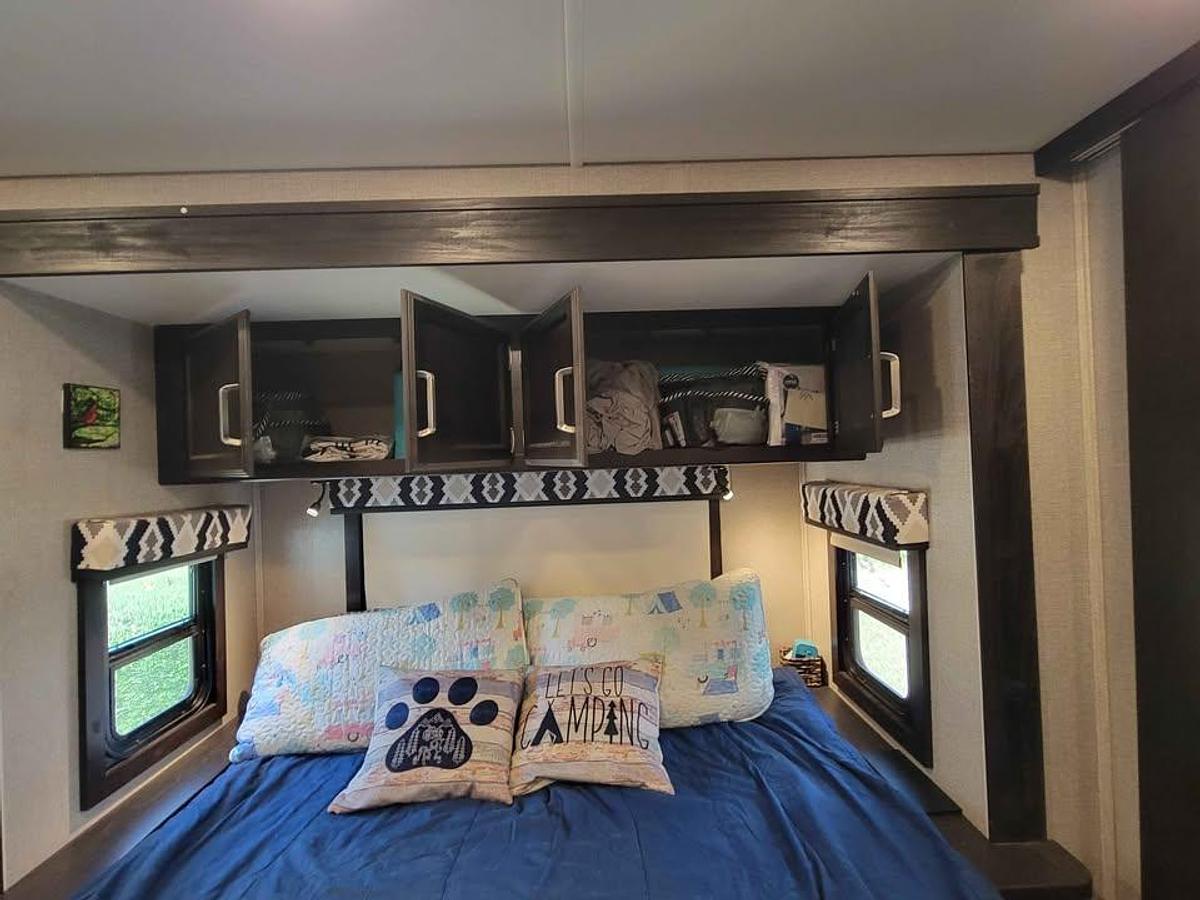 Used 2021 Jayco Greyhawk 27U
