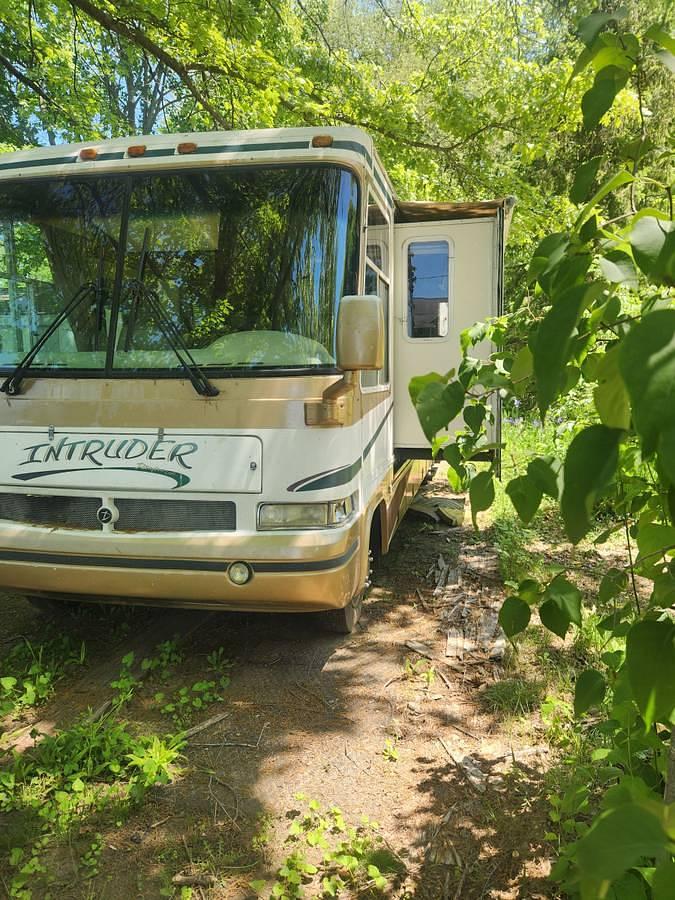 Used 2001 Damon Motorhome