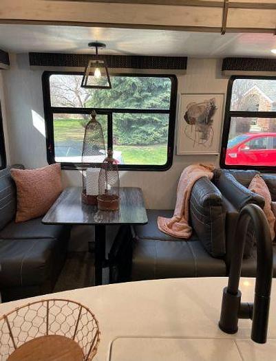 Used 2021 Heartland Elkridge 38RSRT