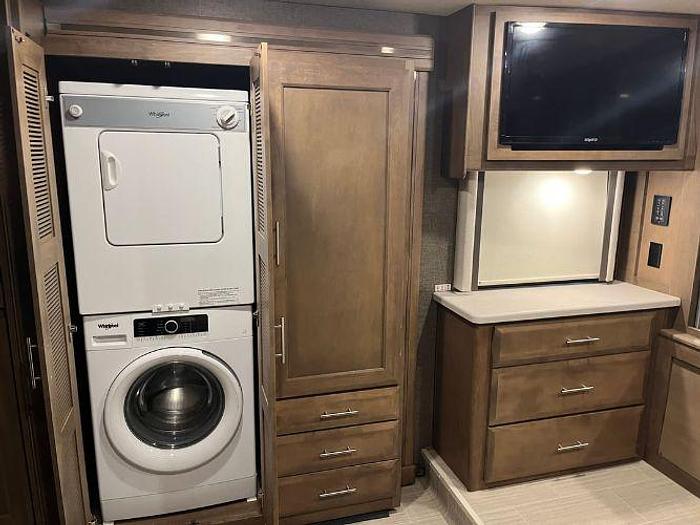 Used 2021 Thor Palazzo 37.4