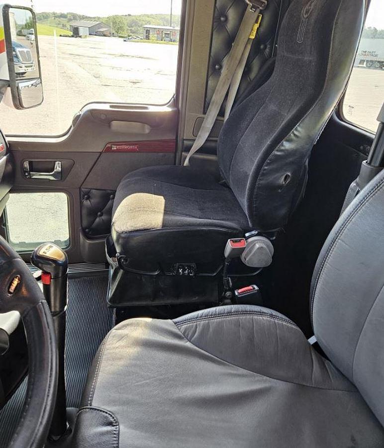 Used 2007 Kenworth T600 Wrecker Tow Truck