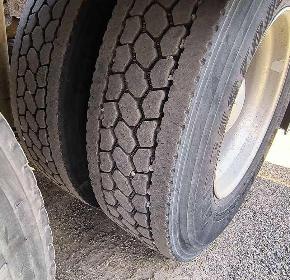 Used 2013 Peterbilt 389 Sleeper Semi Truck