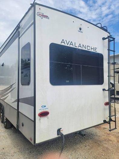 Used 2022 Keystone Avalanche 312RS