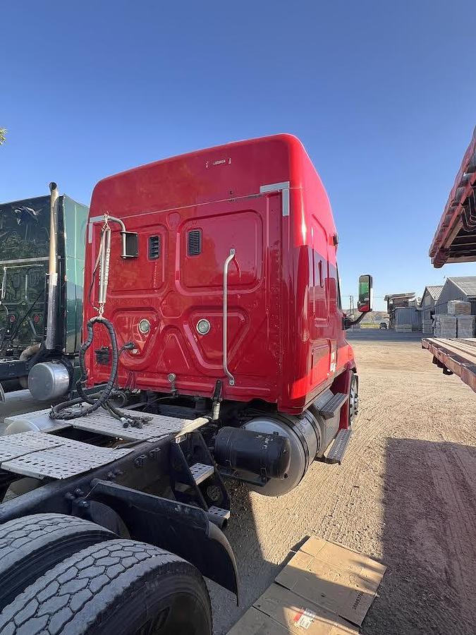 Used 2011 Freightliner 125
