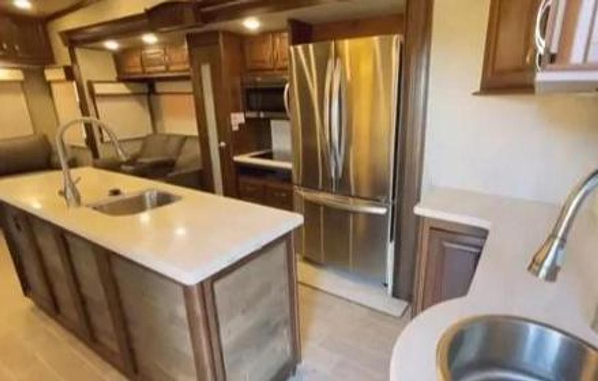 Used 2020 Forest River Columbus 366RL