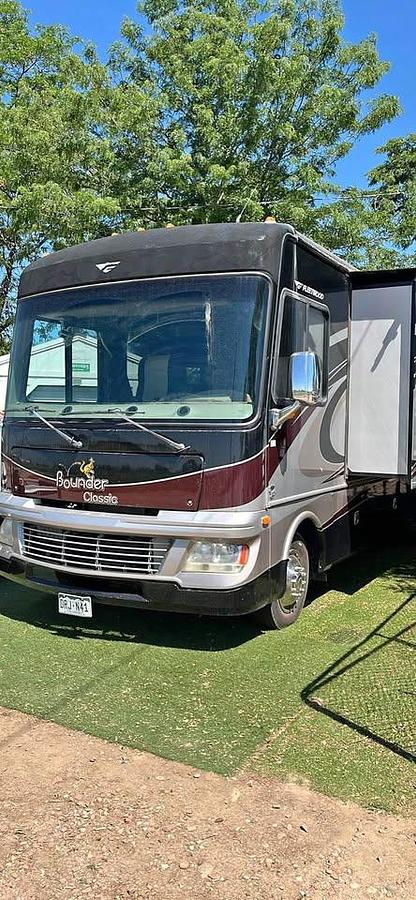 Used 2014 Fleetwood Bounder Class A Motorhome