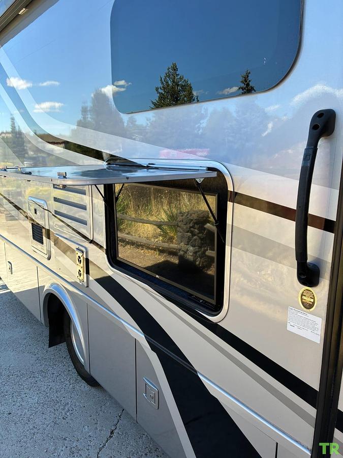 Used 2020 Tiffin Wayfarer RW Class C Motorhome