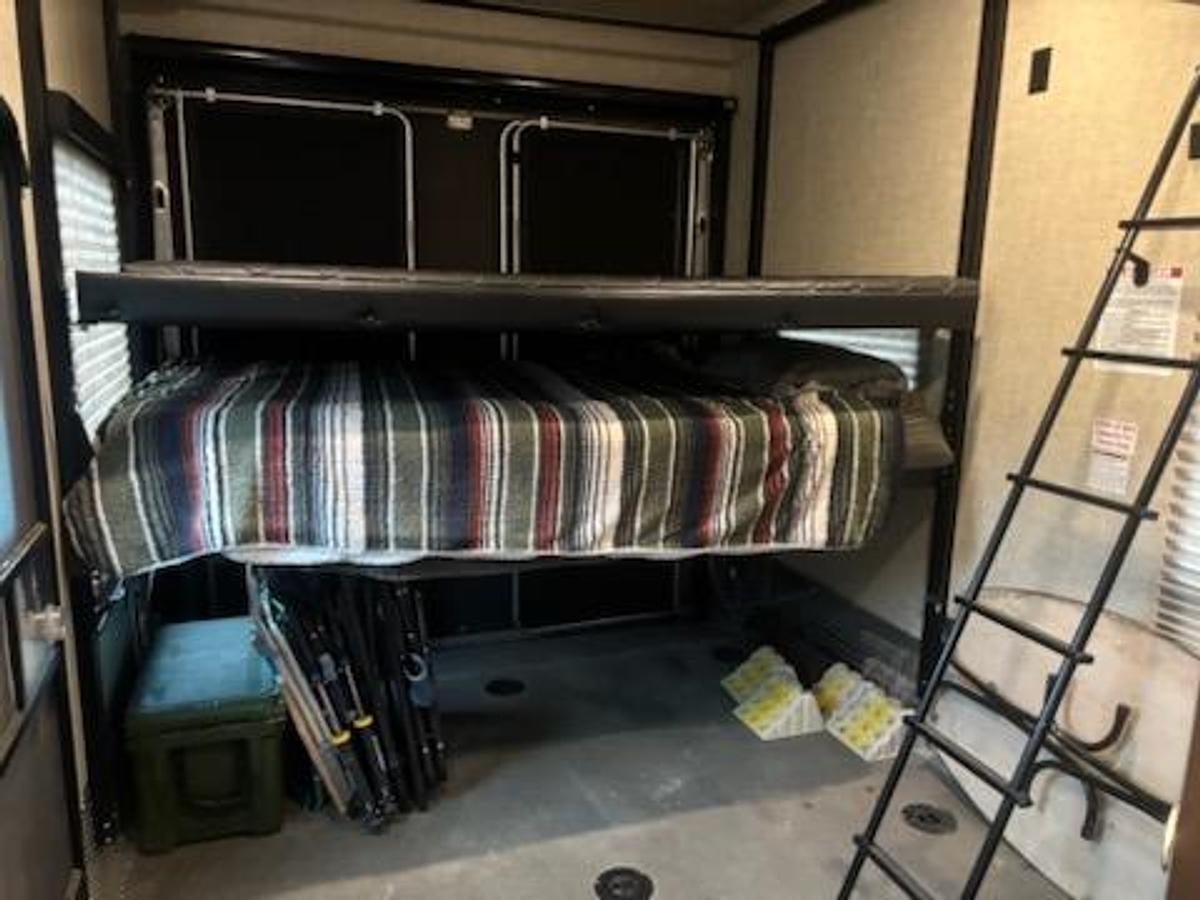 Used 2017 Keystone Impact Fusion IP386