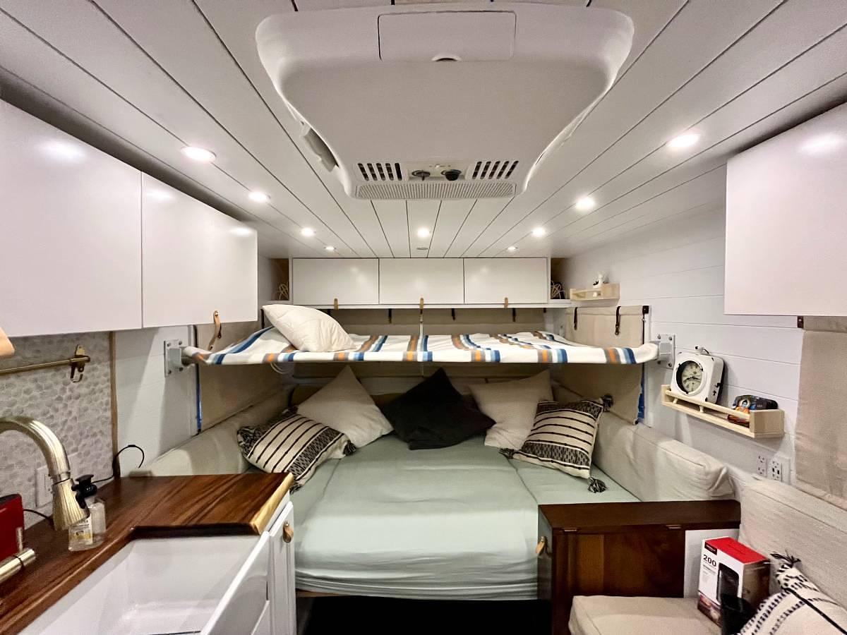 Used 1968 Holiday Vacationer