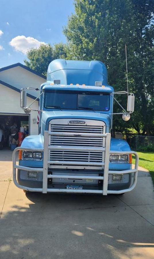 Used 1999 FREIGHTLINER FLD120 Conventional Sleeper Semi