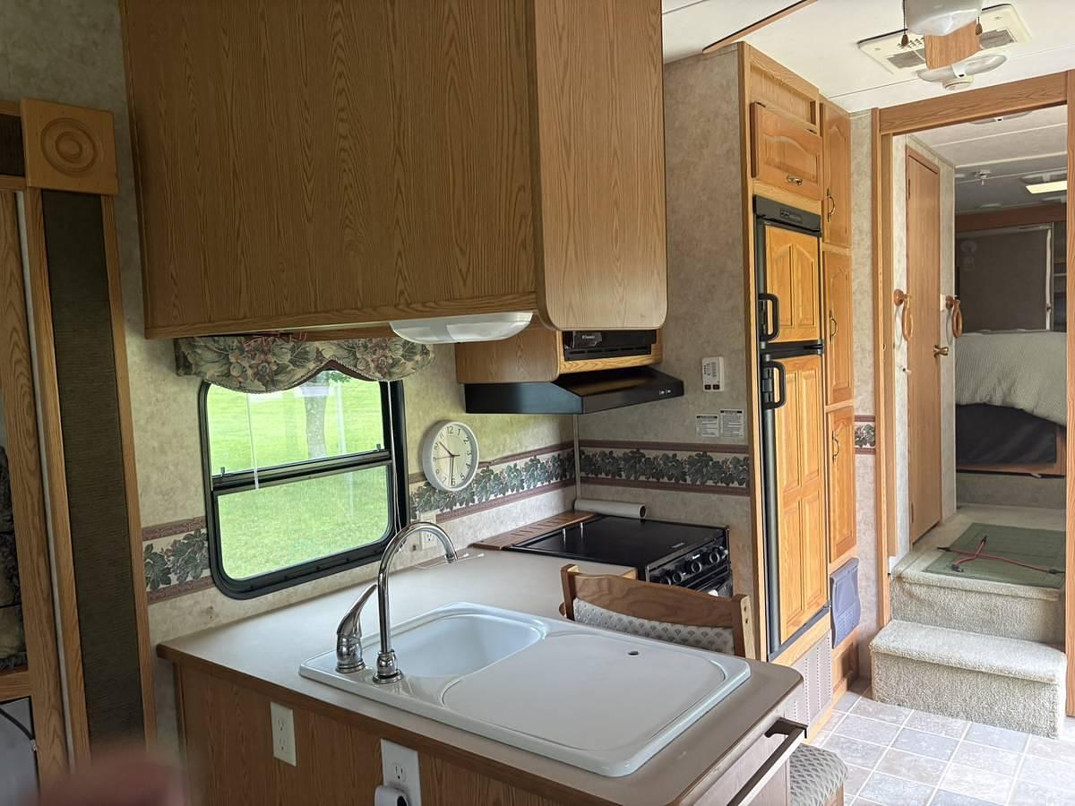 Used 2005 Keystone Fifth Wheel Trailer