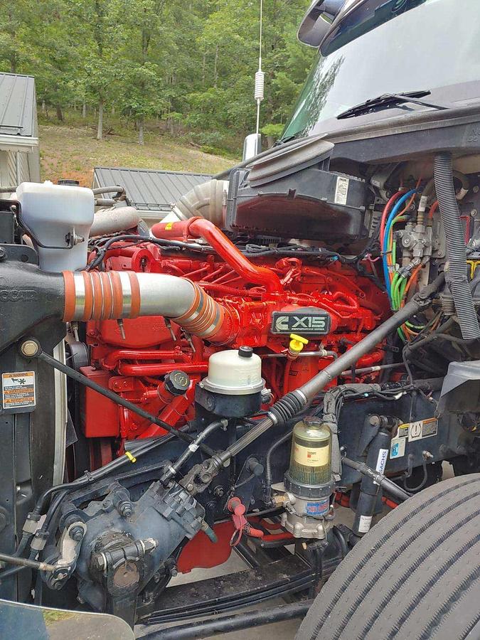 Used 2019 Kenworth T880 with 2013 Doonan Specialized Drop Deck Trailer