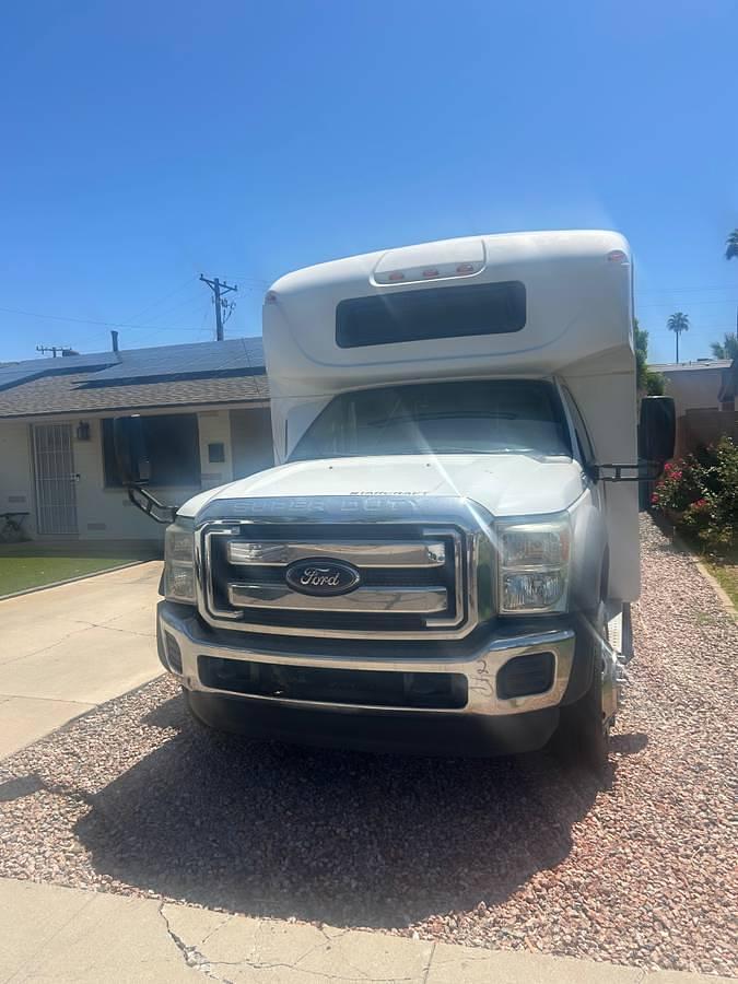 Used 2015 Ford 550 28 Passenger Bus with Wheelchair Lift