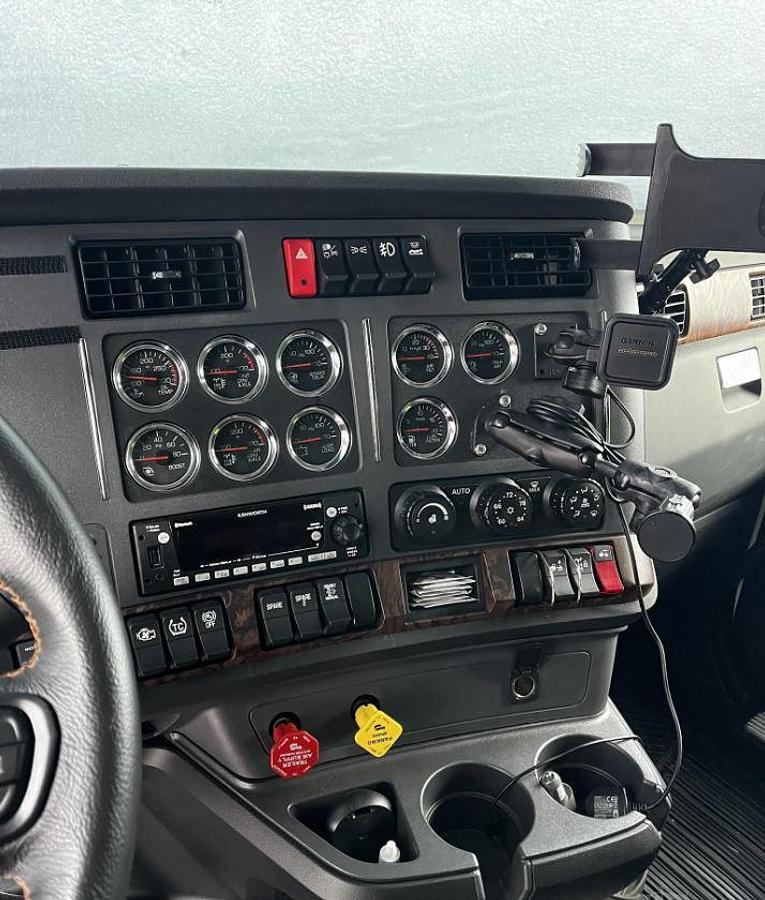 Used 2022 Kenworth T680 and 2023 Stoughton 53x102 Dry Van Trailer