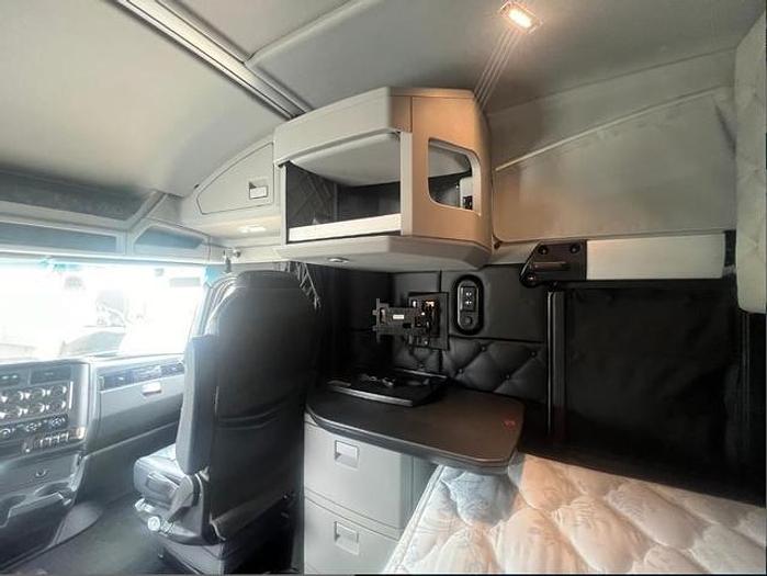 Used 2024 Kenworth W990