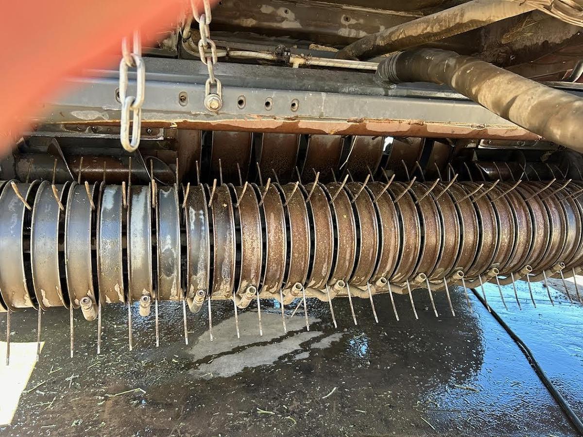 Used 2013 MASSEY FERGUSON 2170