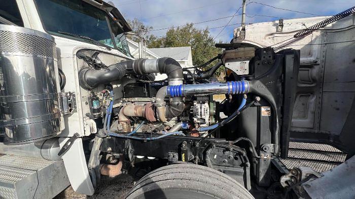 Used 2014 Peterbilt 389 Glider Kit