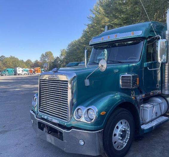 Used 2016 Freightliner CORONADO 132