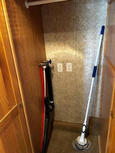 Used 2004 SunnyBrook Titan 31ft BWFS