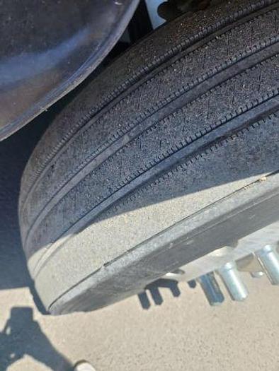 Used 2004 Freightliner COLUMBIA 120