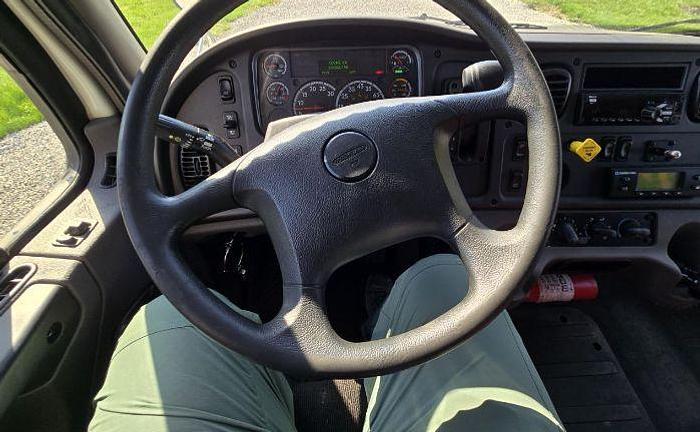 Used 2019 Freightliner Business Class M2 106