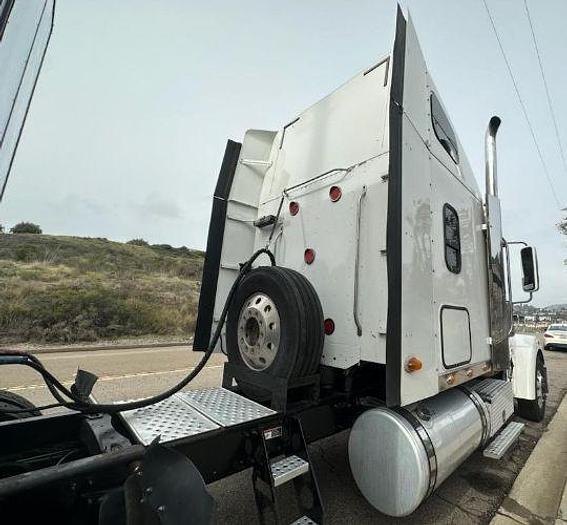 Used 2016 Freightliner CORONADO 132