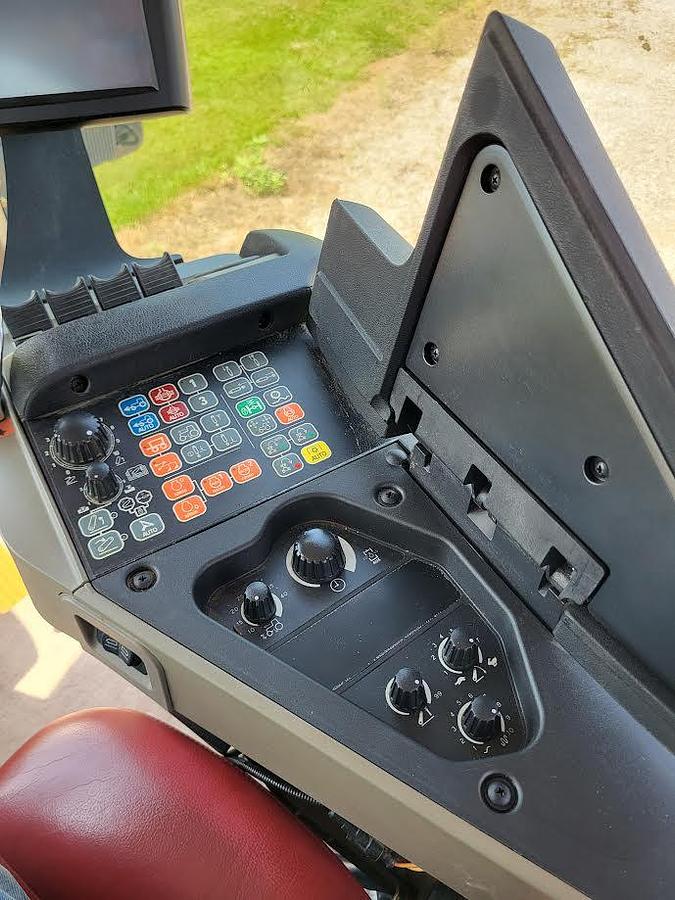 Used 2013 CASE IH MAGNUM 235 Tractor